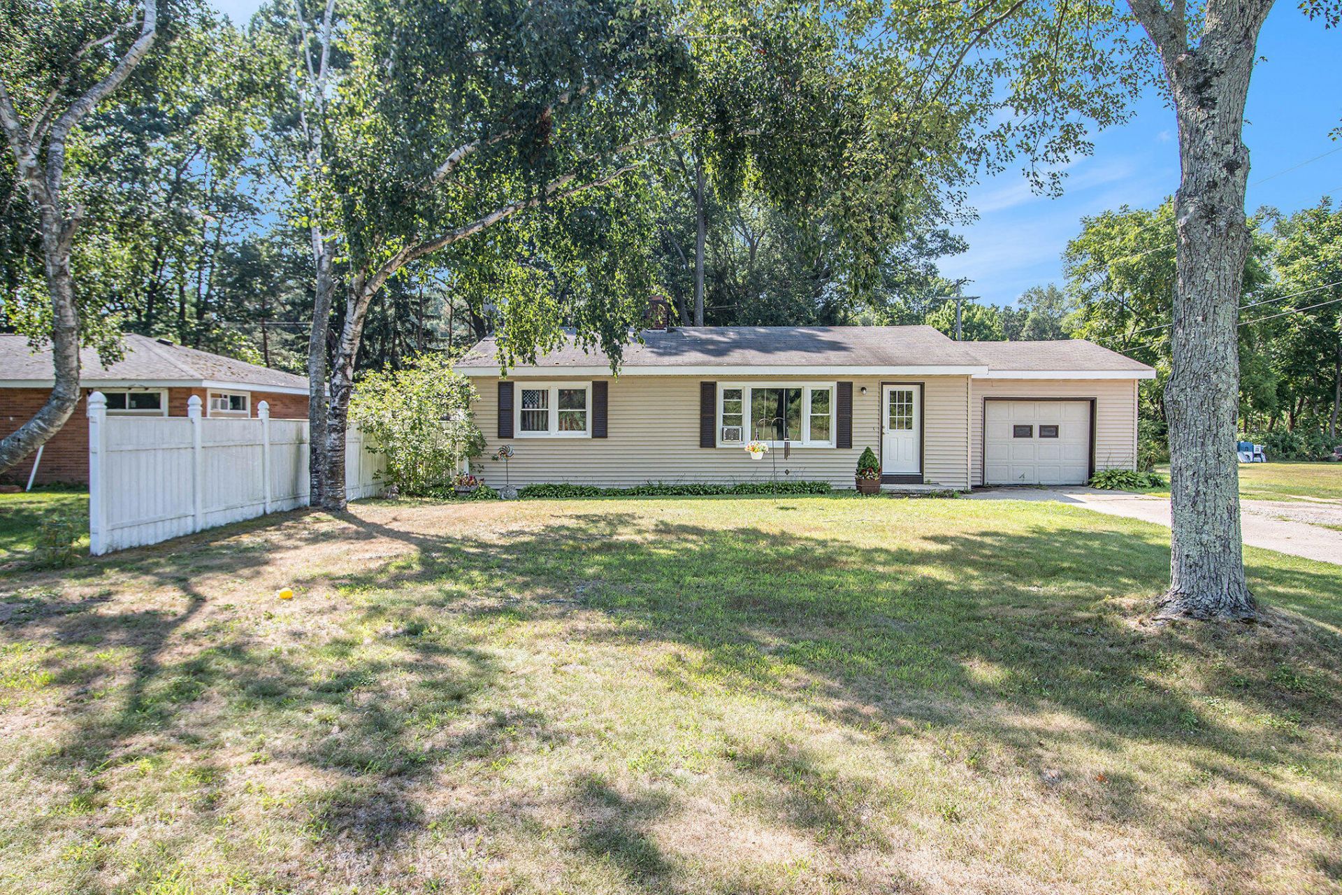 9291 Pauline Street, Montague, MI 49437 Main Photo