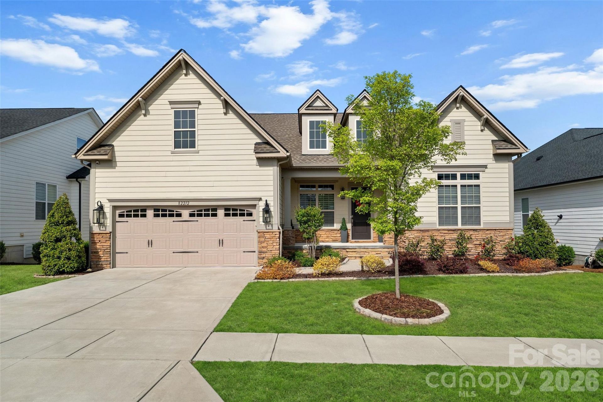 82212 Standing Oak Drive, Charlotte, NC 28278 Main Photo