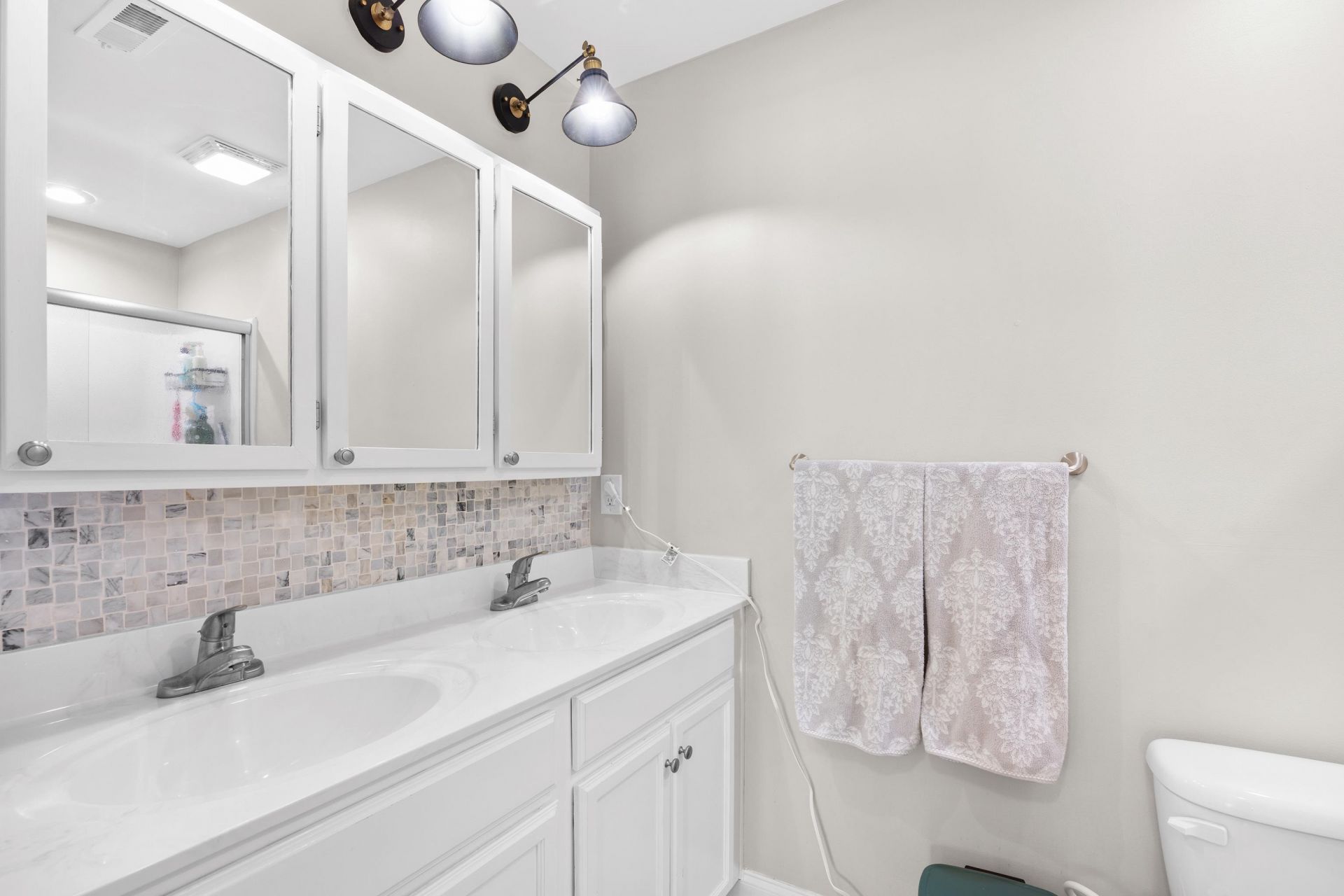 706 Riverward Dr. Photo 16