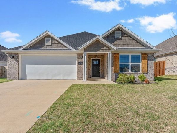 4246 W Buckaroo Street, Fayetteville, AR 72704