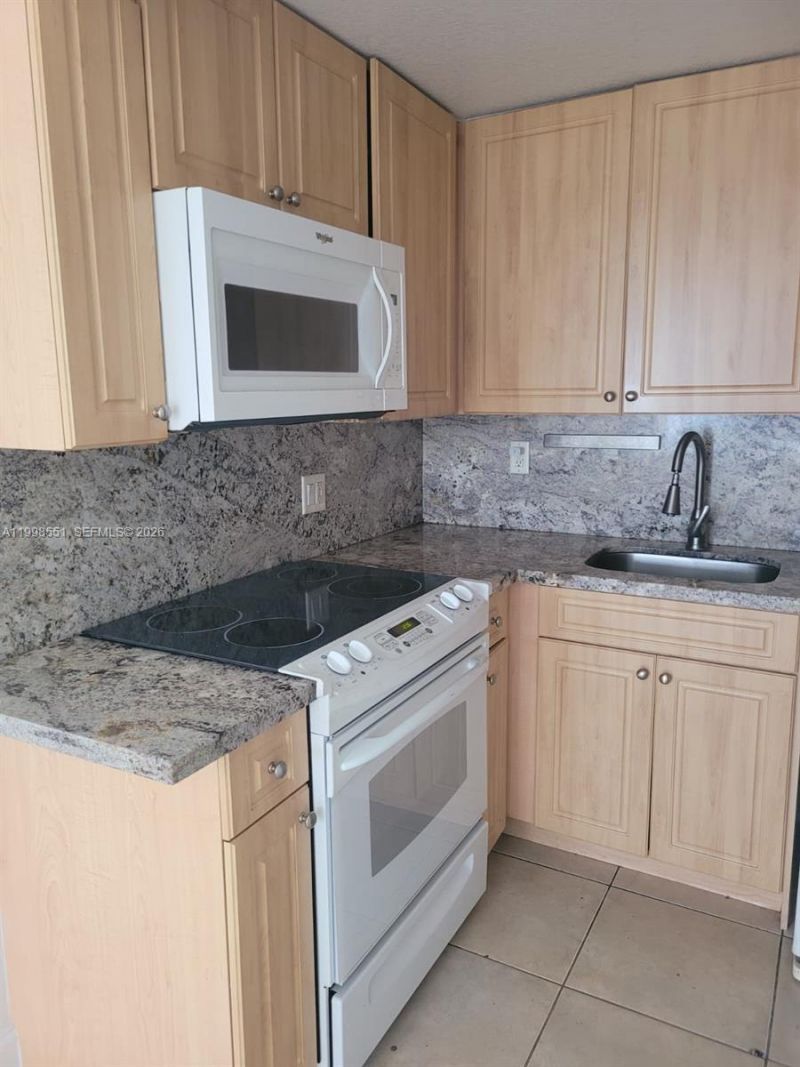 241 SE 9th Ave, Unit 104, Pompano Beach, FL 33060 Photo