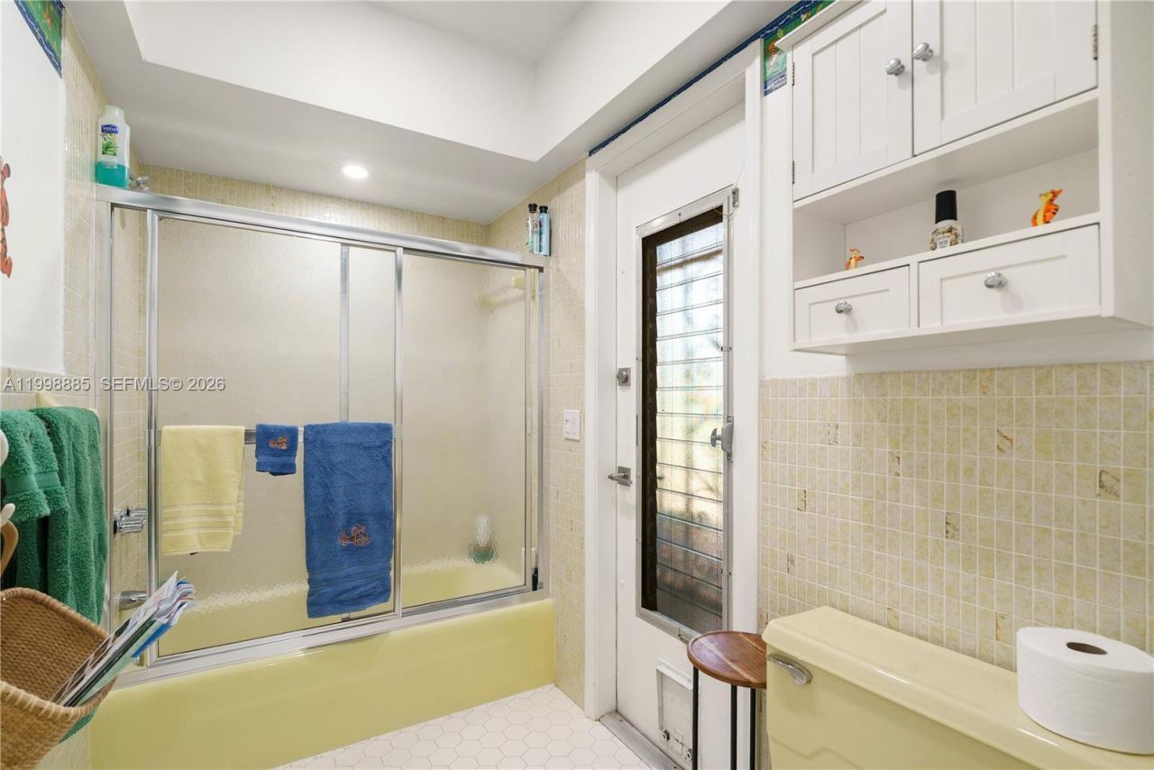 11490 SW 72nd Ct, Pinecrest, FL 33156 Photo