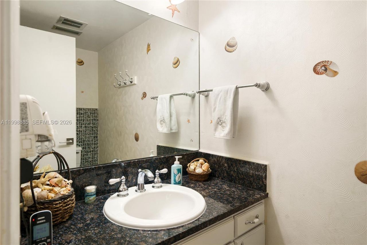 11490 SW 72nd Ct, Pinecrest, FL 33156 Photo