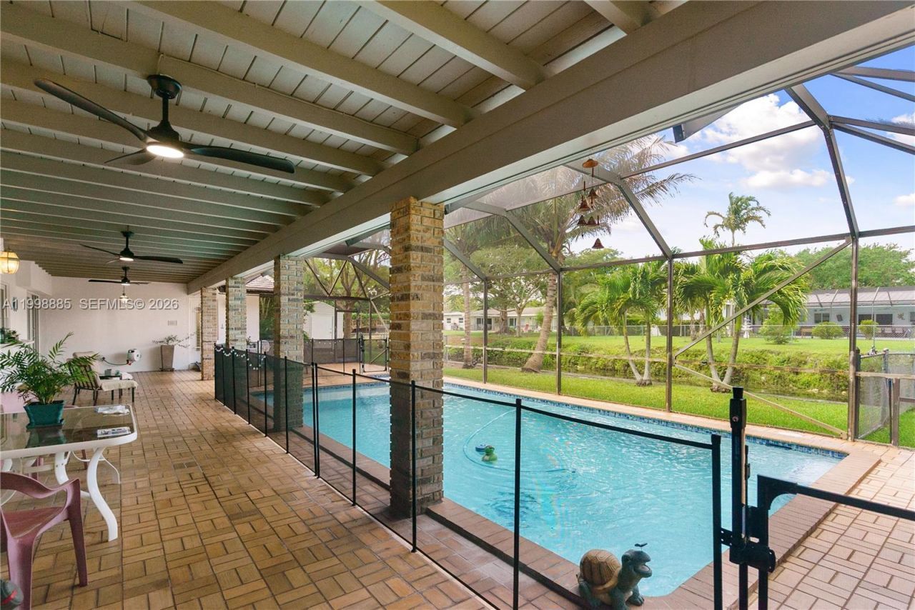 11490 SW 72nd Ct, Pinecrest, FL 33156 Photo