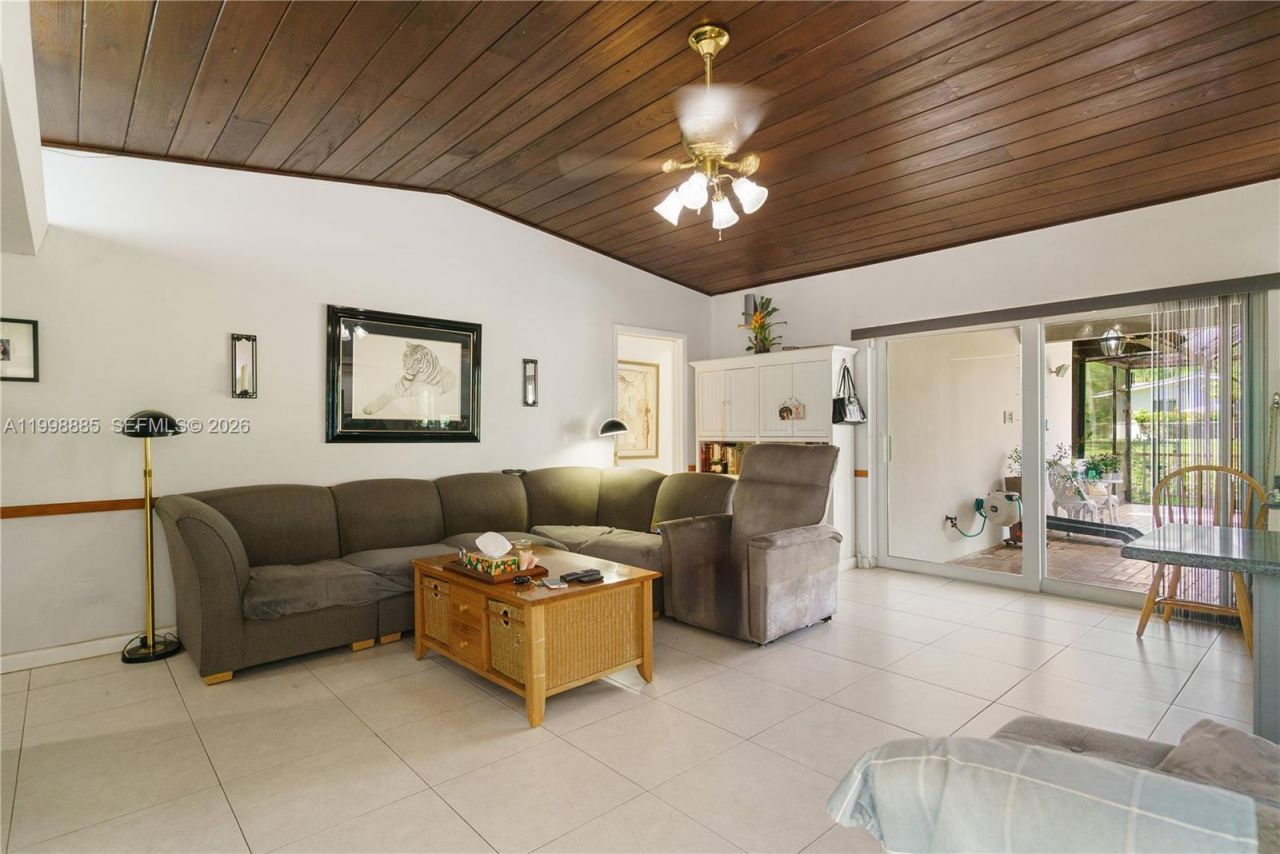 11490 SW 72nd Ct, Pinecrest, FL 33156 Photo