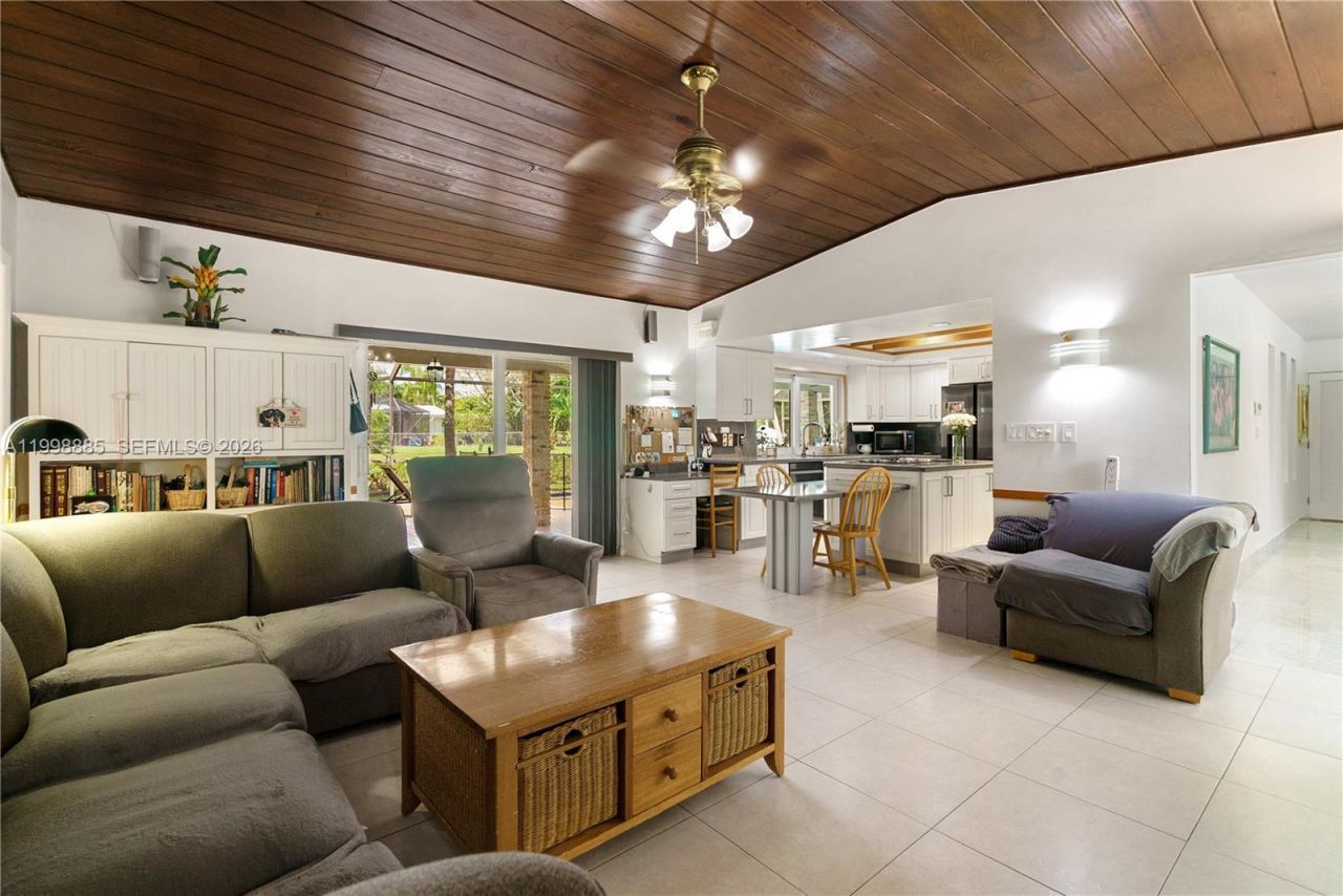 11490 SW 72nd Ct, Pinecrest, FL 33156 Photo