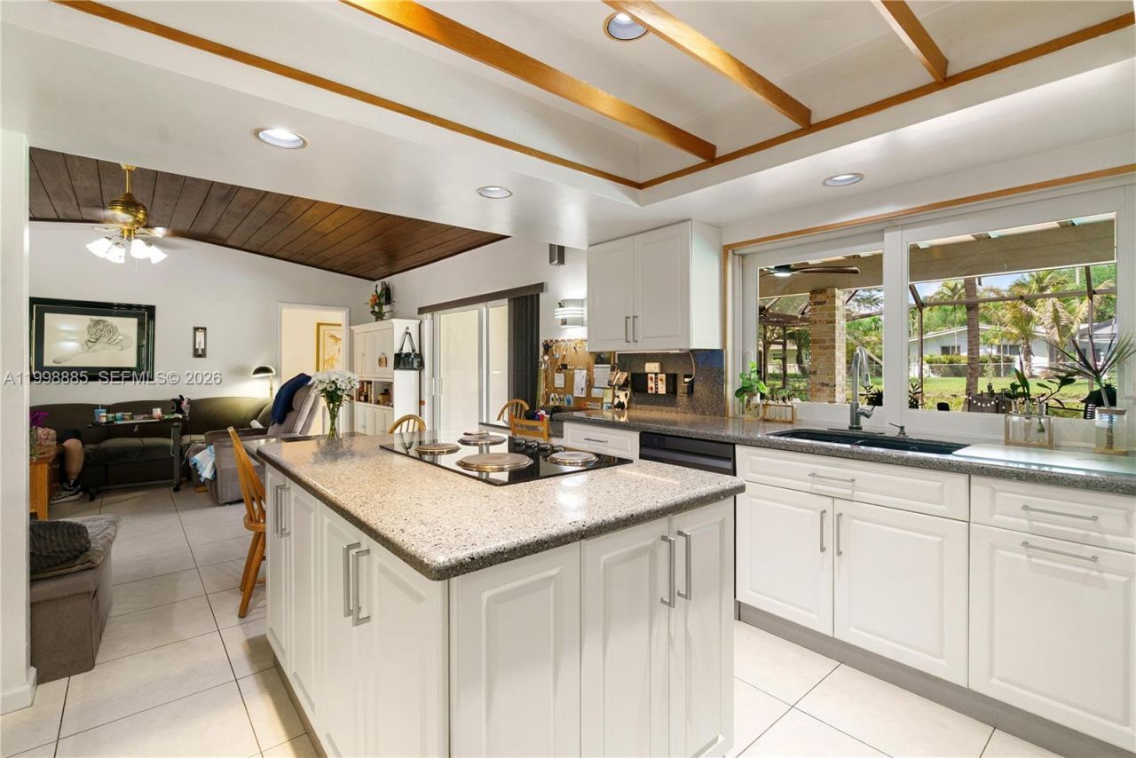 11490 SW 72nd Ct, Pinecrest, FL 33156 Photo