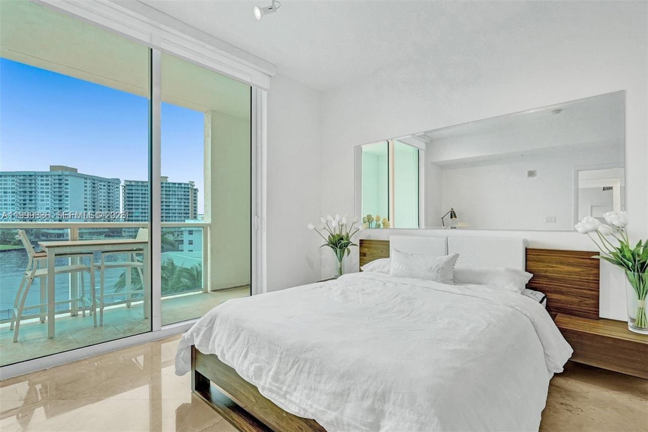 1945 S Ocean Dr, Unit 407, Hallandale Beach, FL 33009 Photo