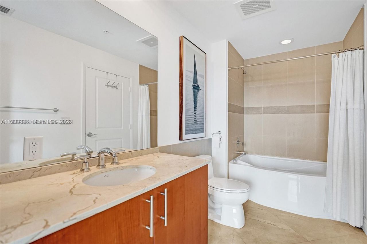 1945 S Ocean Dr, Unit 407, Hallandale Beach, FL 33009 Photo