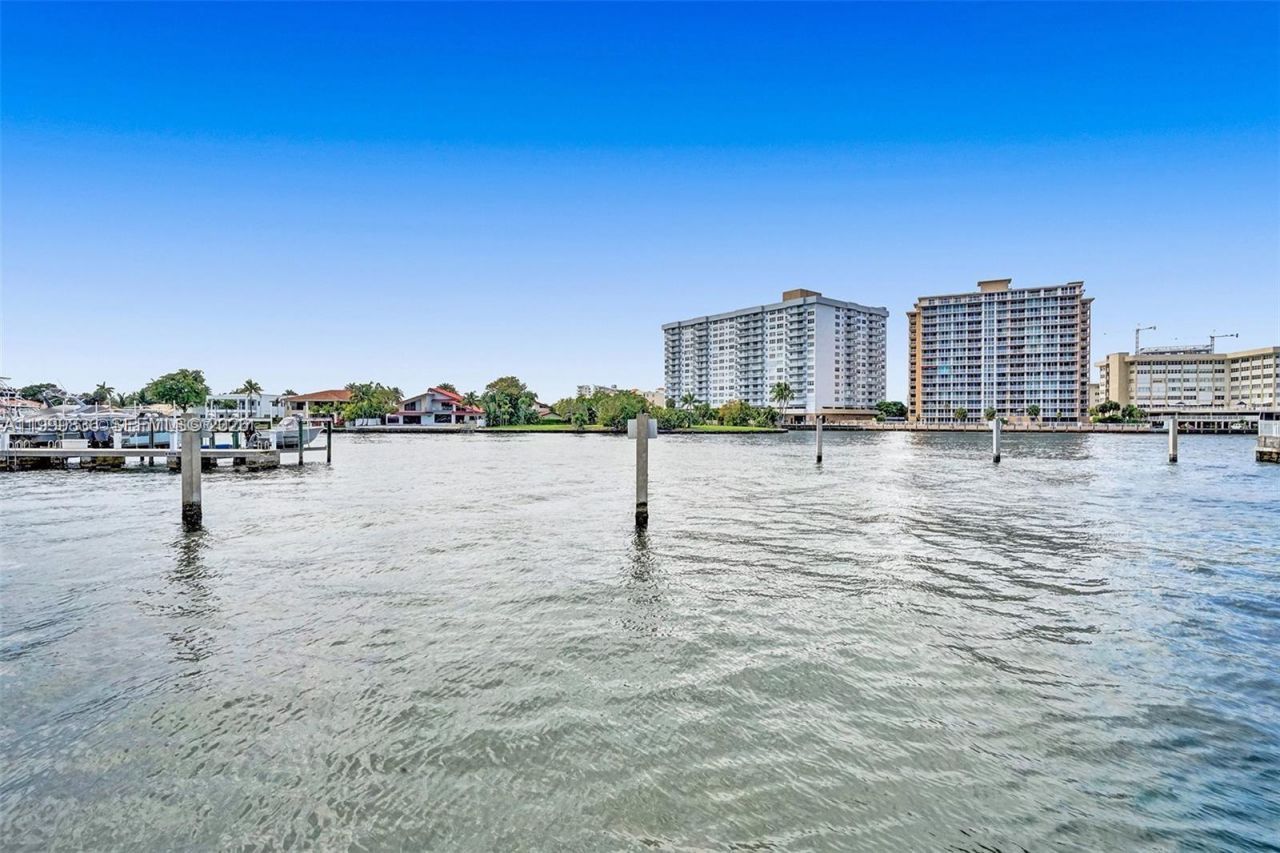 1945 S Ocean Dr, Unit 407, Hallandale Beach, FL 33009 Photo