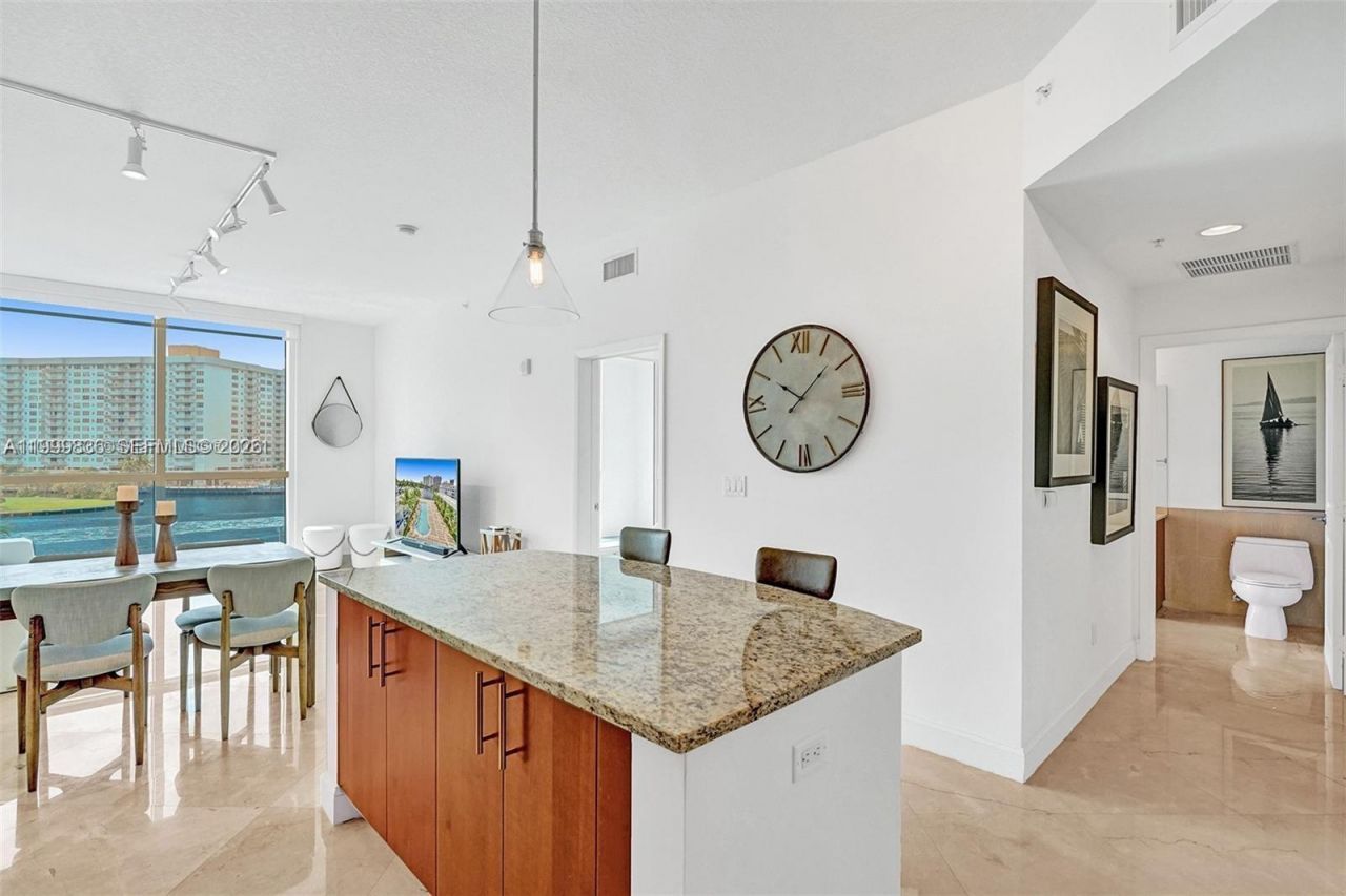 1945 S Ocean Dr, Unit 407, Hallandale Beach, FL 33009 Photo