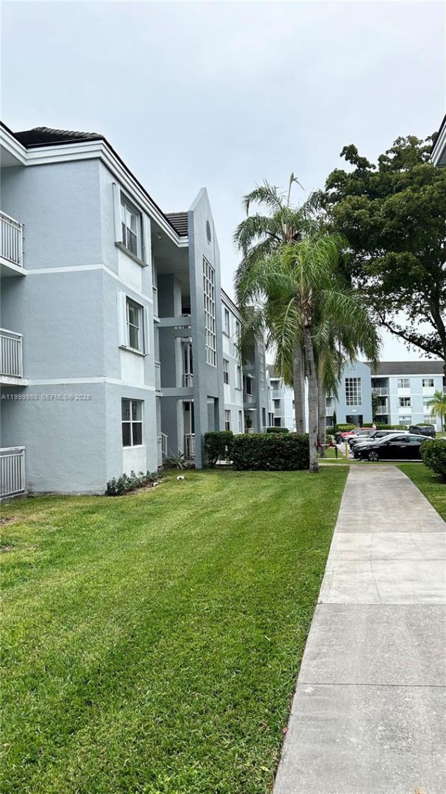 8590 SW 212th St, Unit 203, Cutler Bay, FL 33189 Photo