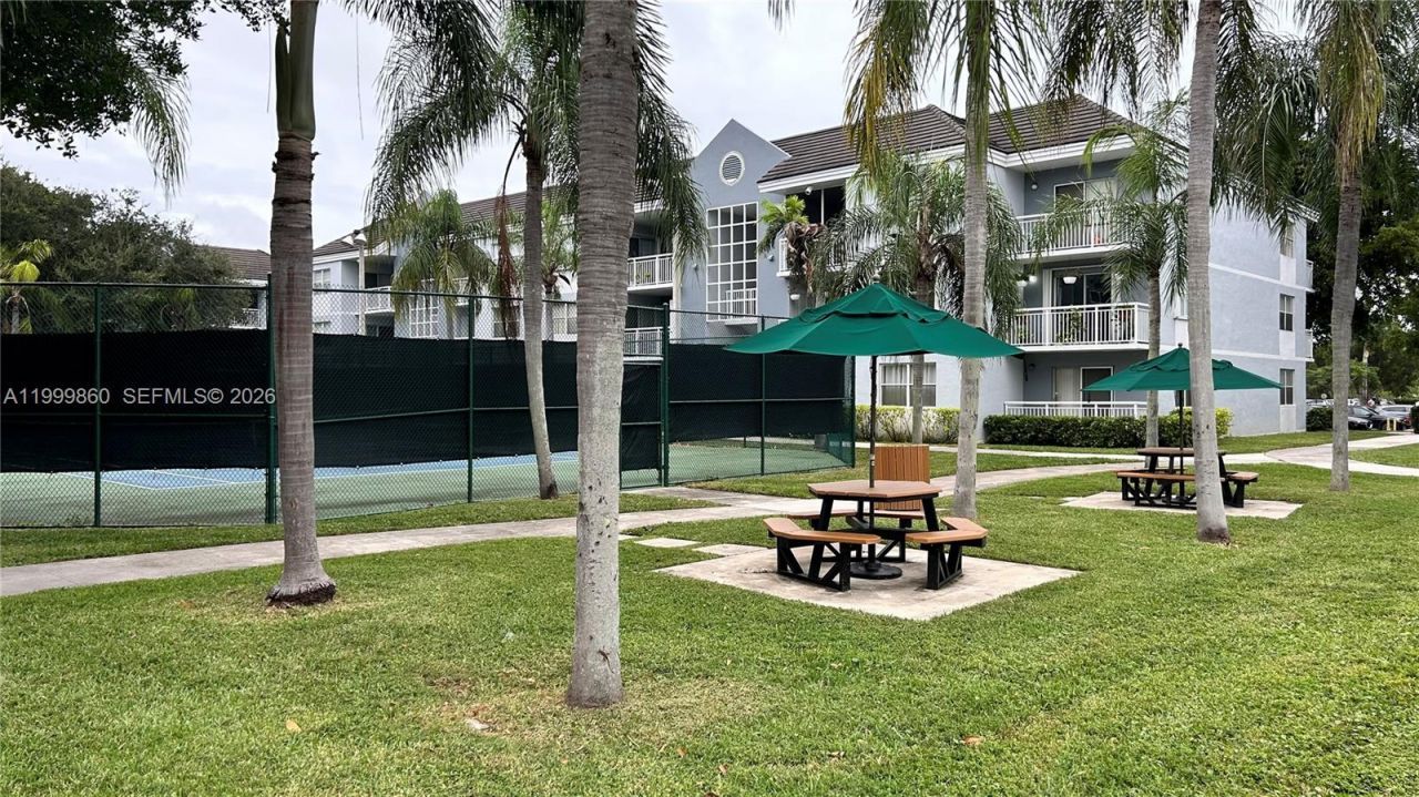 8590 SW 212th St, Unit 203, Cutler Bay, FL 33189 Photo