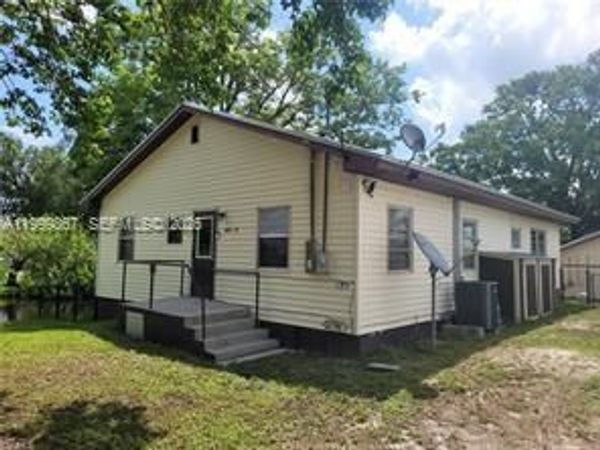 1104 Gulf St , Moore Haven, FL 33471