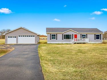 23778 Roanoke Street NW, Saint Francis, MN 55070