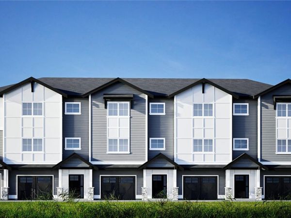 990 McBriar Ave, Unit 3, Saanich, BC V8X 3M3