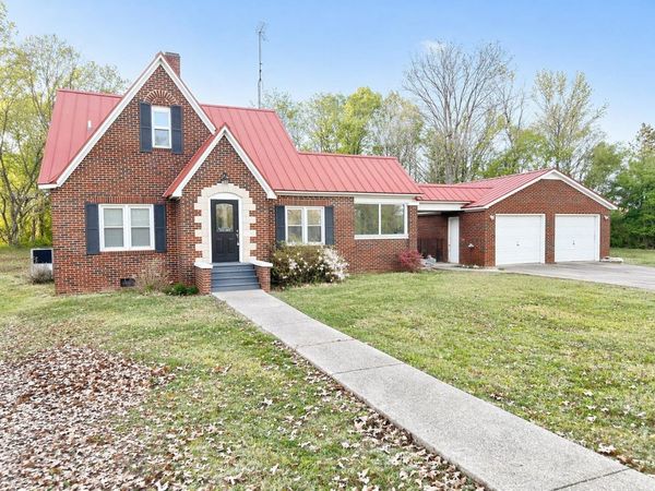 7905 Frankfort Rd, Tuscumbia, AL 35674