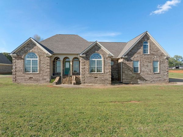 1786 Co Rd 91, Rogersville, AL 35652