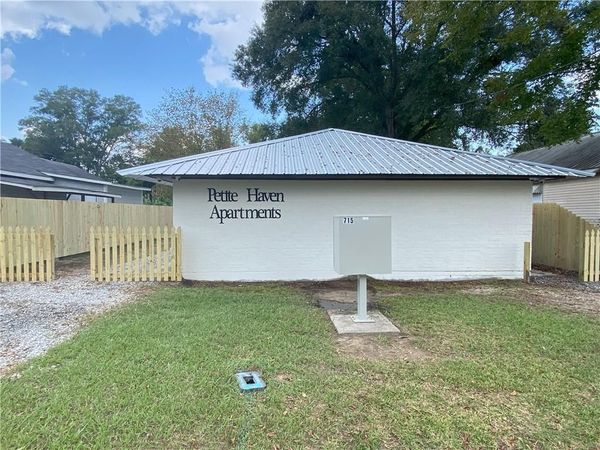 715 E 6TH Street, Bogalusa, LA 70427