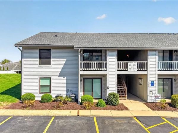 1637 Summergate Parkway, St Charles, MO 63303