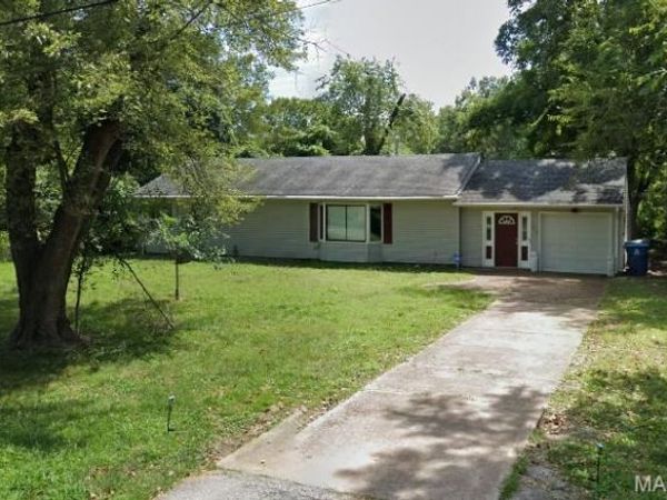 1510 Trampe Avenue , St Louis, MO 63138