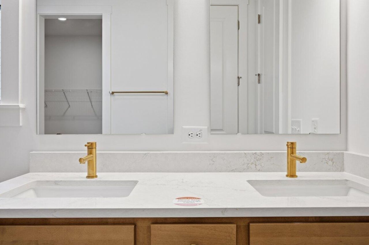 1041 House Finch Avenue Photo 11