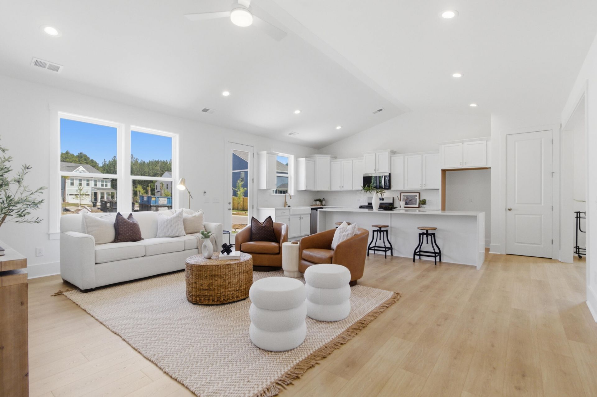 1041 House Finch Avenue Photo 19