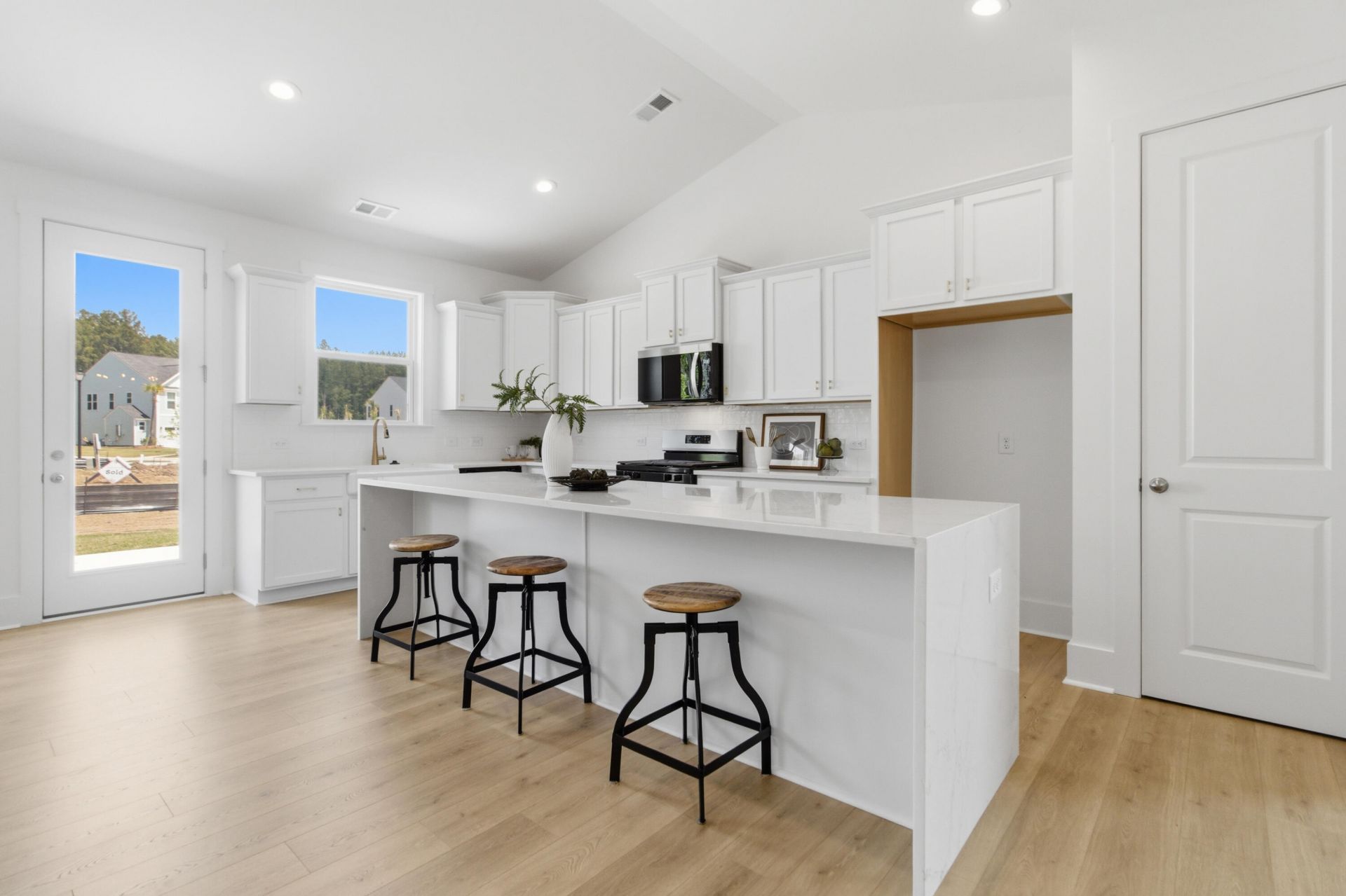 1041 House Finch Avenue Photo 23