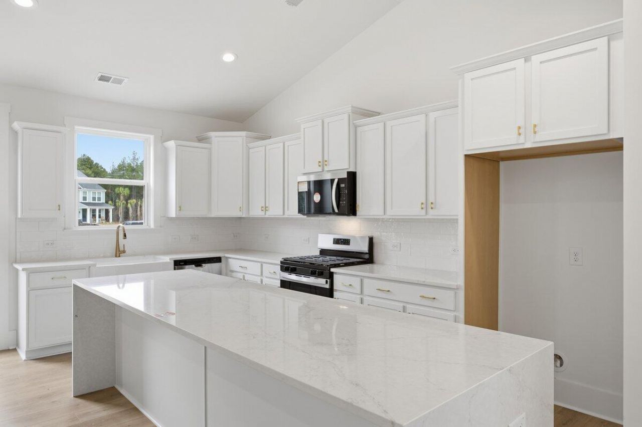 1041 House Finch Avenue Photo 5