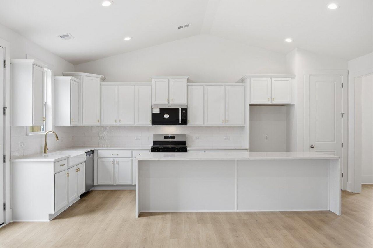 1041 House Finch Avenue Photo 6