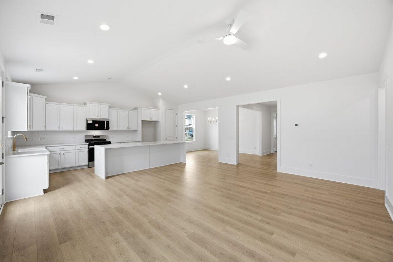 1041 House Finch Avenue Photo 7