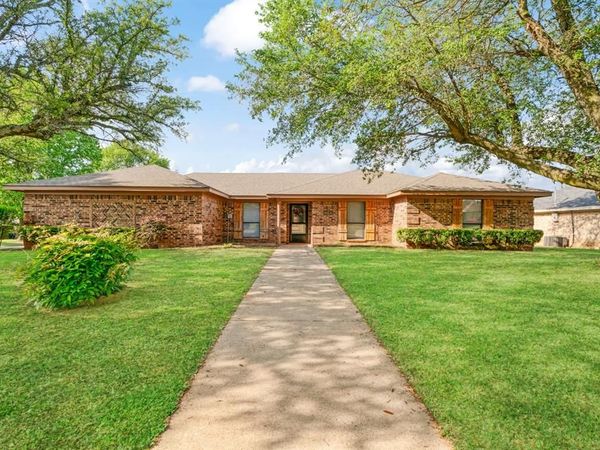 2815 Ballard Drive, Paris, TX 75460