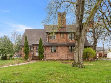 9045 Riverdale St, Redford Twp, MI 48239