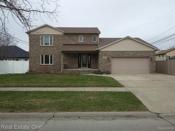 1924 Amboy Street, Dearborn Heights, MI 48127