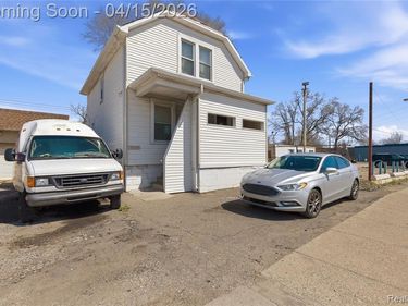 11429 E 8 Mile Road, Warren, MI 48089