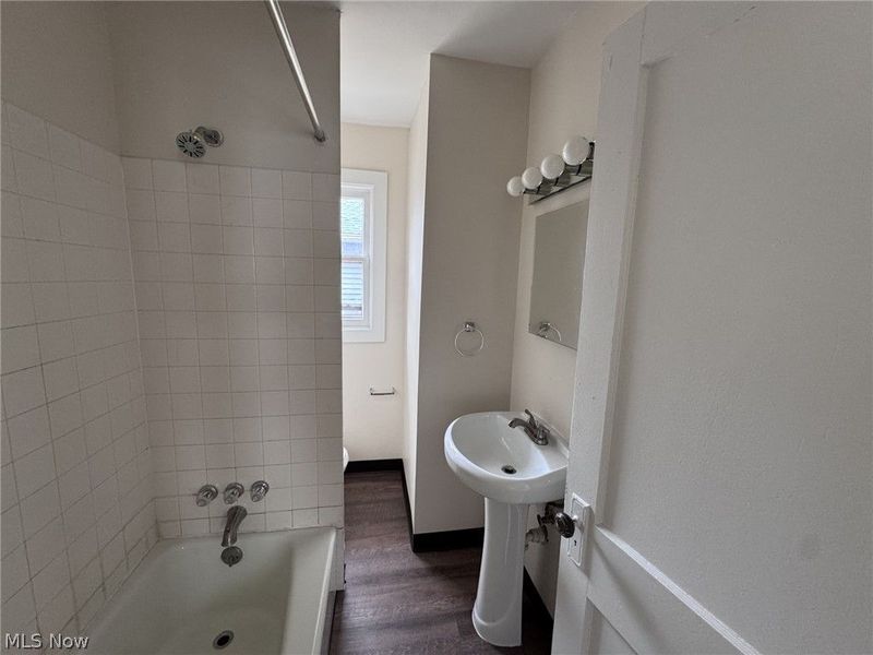 904 Iredell Street, Akron, OH 44310 Photo 7