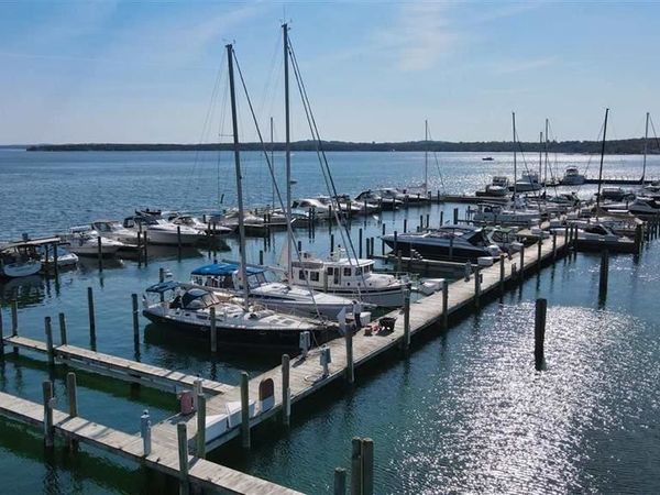 202 Ferry Ave, Unit 194, Charlevoix, MI 49720