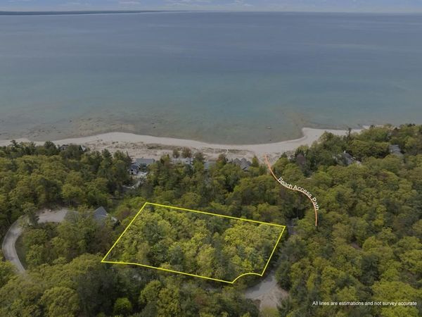 8385 Seven Mile Point Court, Harbor Springs, MI 49740