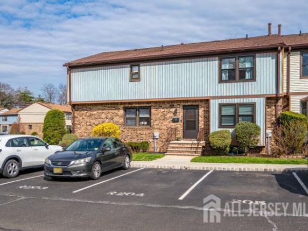 2 Highview Drive, Woodbridge, NJ 07095