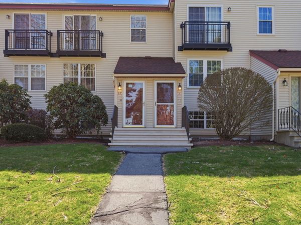 3 Arlington Street, Merrimack, NH 03054