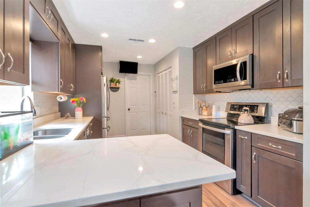 6806 S Gabrielle Street, Tampa, FL 33611 Photo