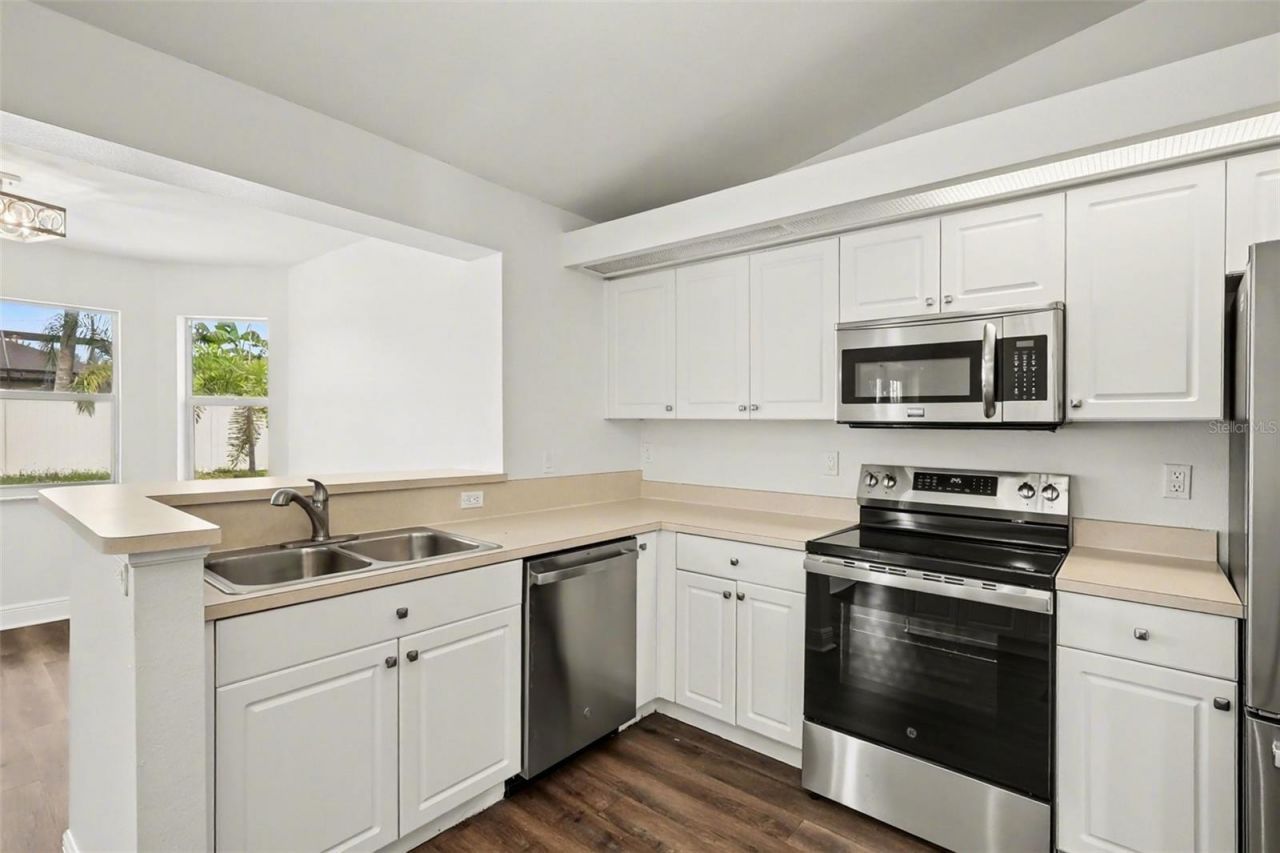 1303 SE 19th Street, Cape Coral, FL 33990 Photo