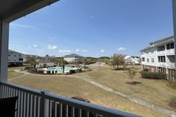 600 Heathrow Dr. photo 4