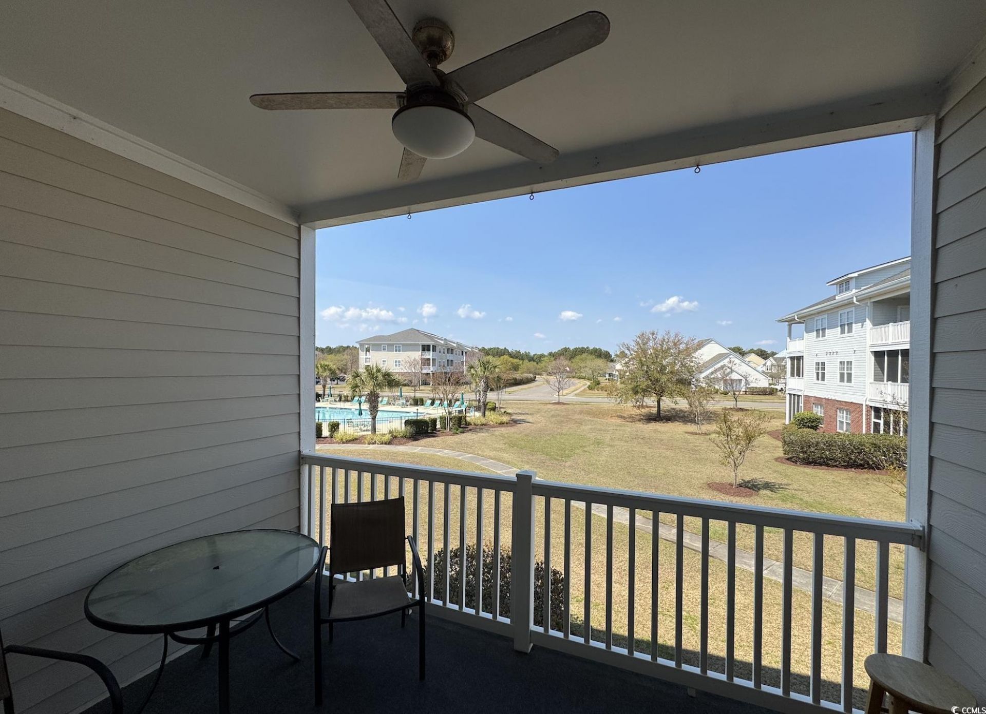 600 Heathrow Dr. Photo 6