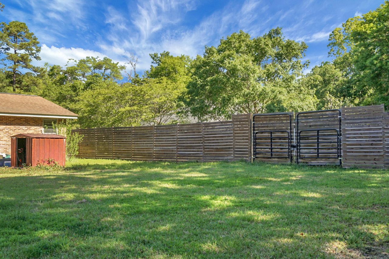 109 N Hampton Street Photo 18