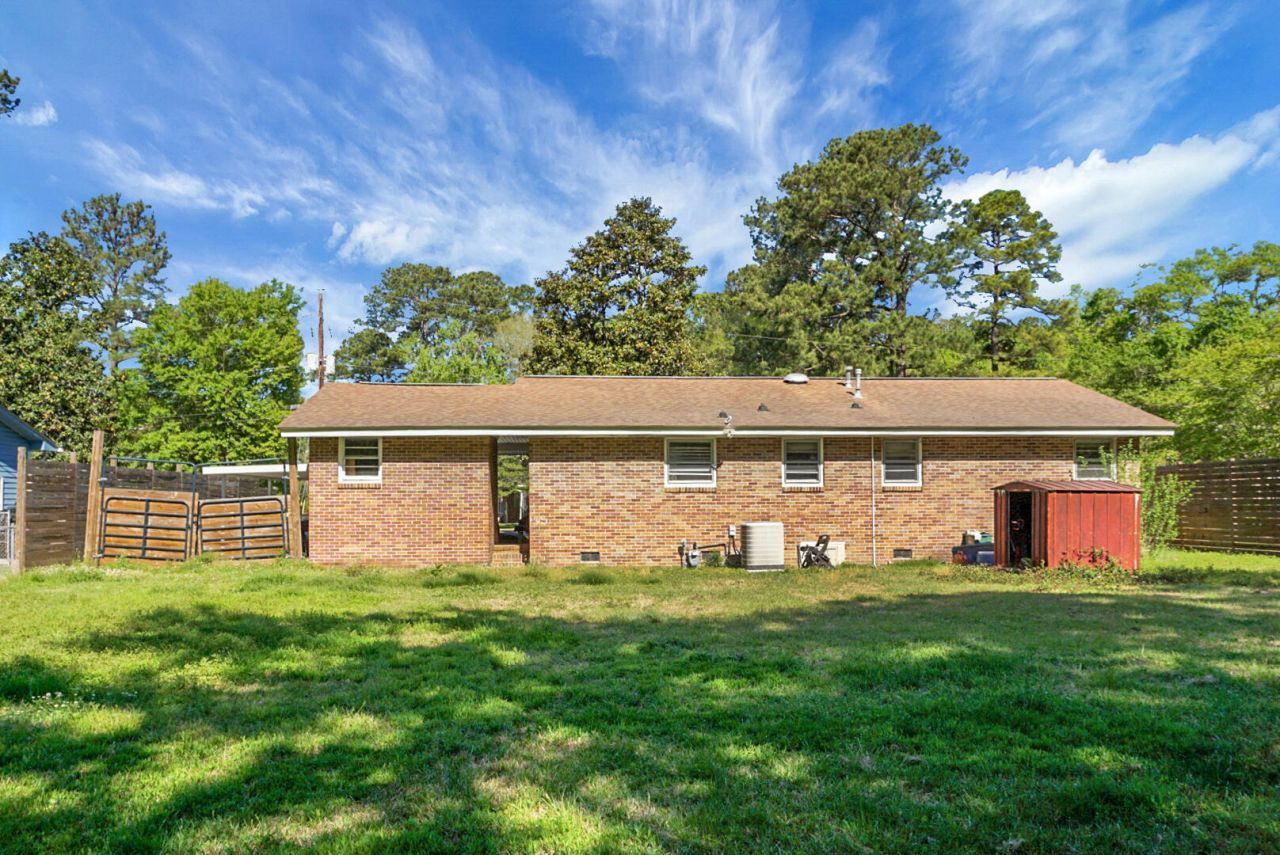 109 N Hampton Street Photo 19