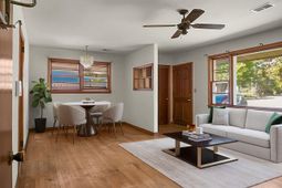 109 N Hampton Street photo 4