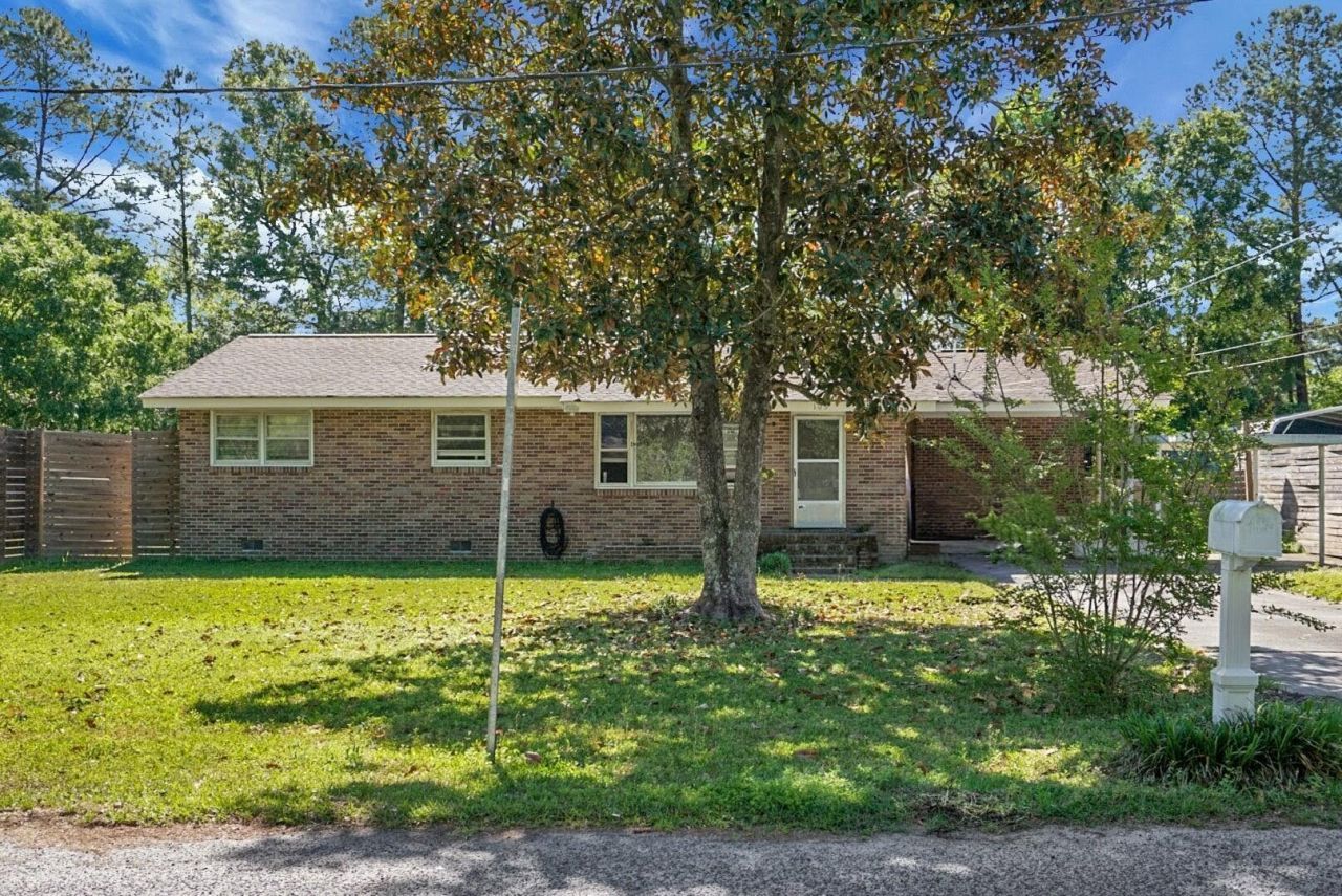 109 N Hampton Street Photo 23