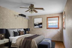 109 N Hampton Street photo 4