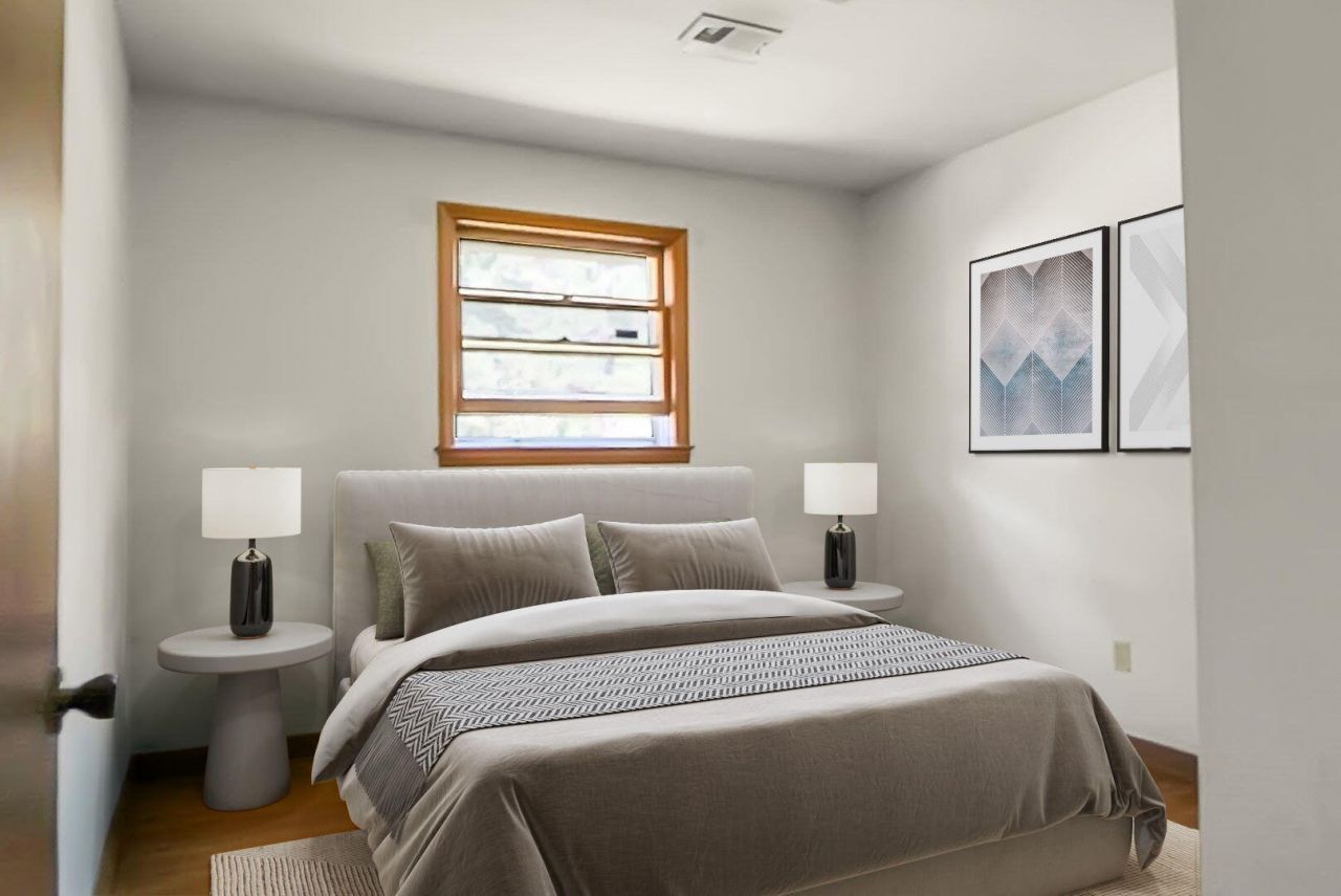 109 N Hampton Street Photo 5